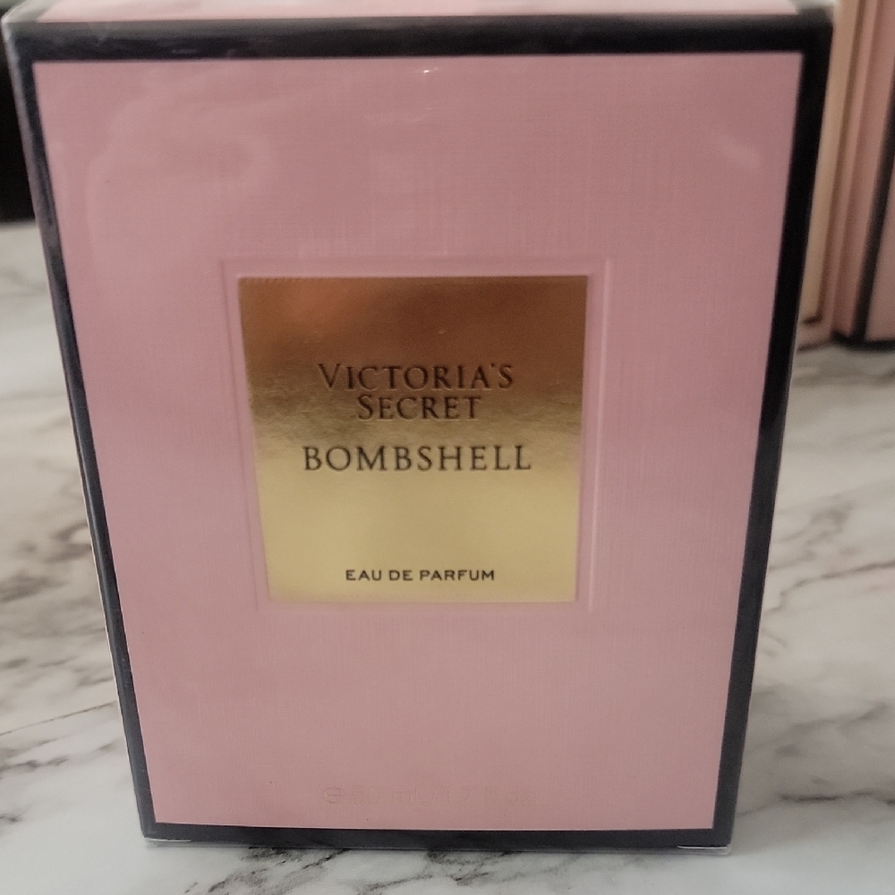 Victoria's Secret Bombshell Pink and Gold Box